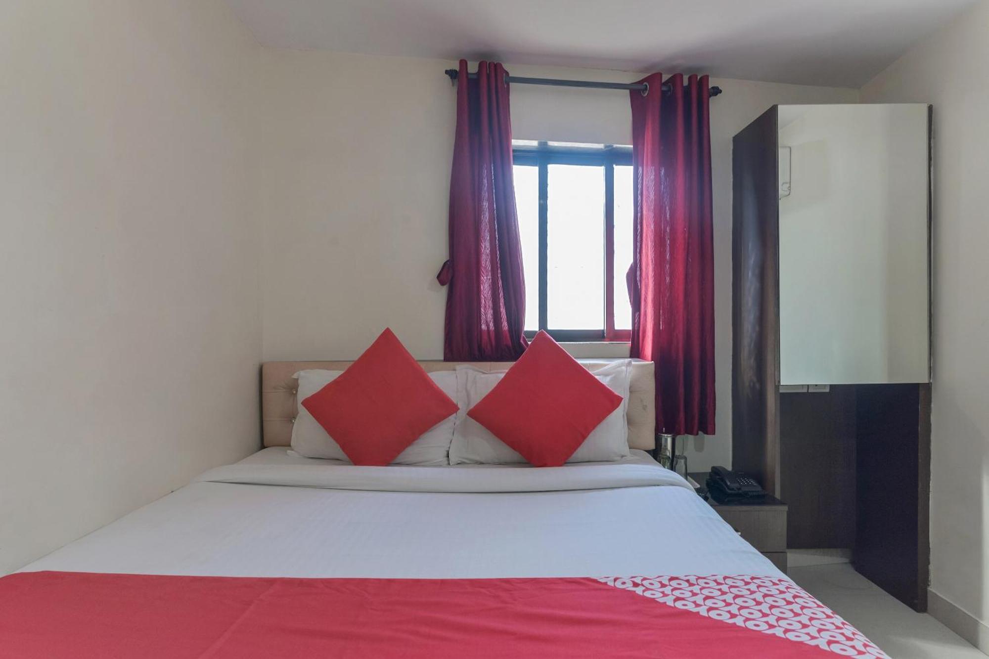 Hotel O By Oyo Ak Palace Near Chhatrapati Shivaji International Airport, Mumbai